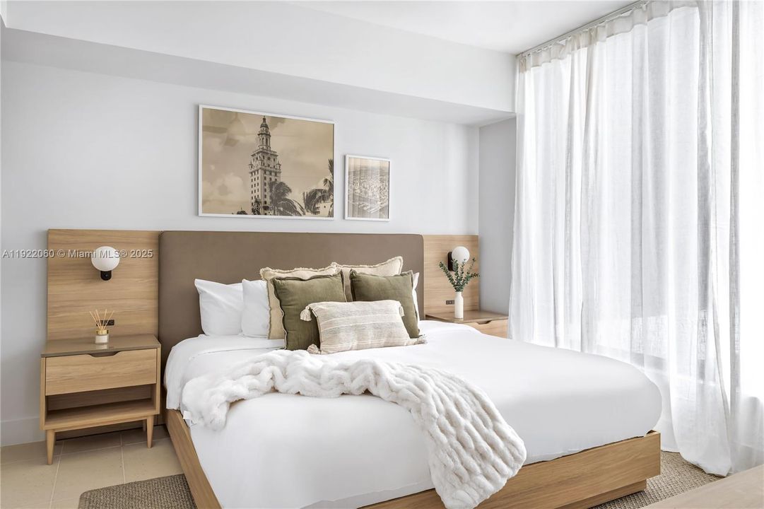 For Sale: $599,000 (1 beds, 1 baths, 588 Square Feet)