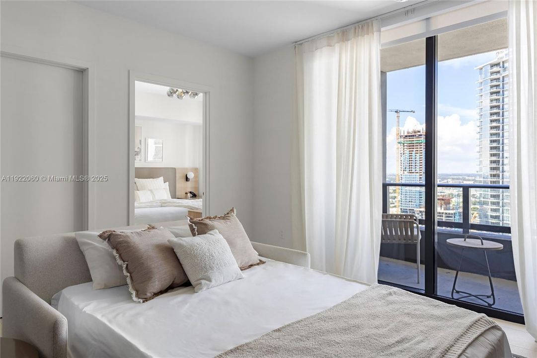 For Sale: $599,000 (1 beds, 1 baths, 588 Square Feet)