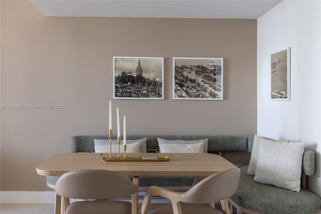 For Sale: $599,000 (1 beds, 1 baths, 588 Square Feet)