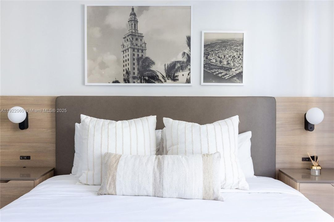 For Sale: $599,000 (1 beds, 1 baths, 588 Square Feet)