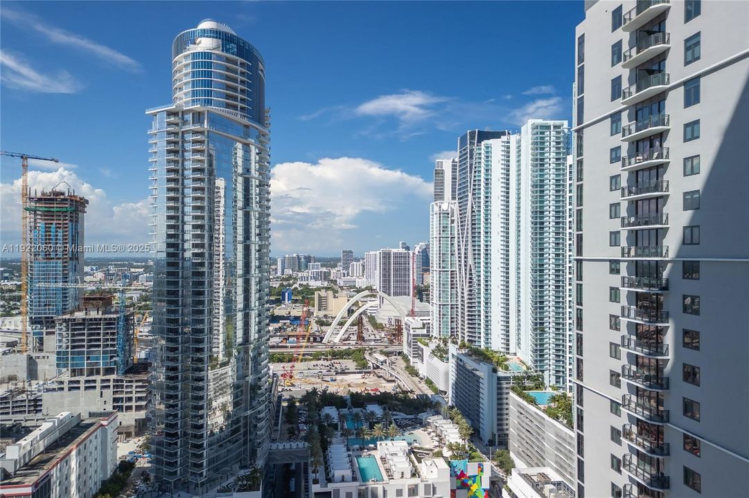 For Sale: $599,000 (1 beds, 1 baths, 588 Square Feet)