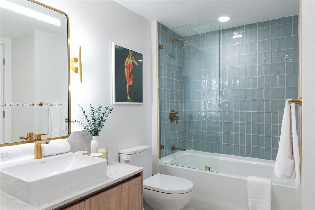 For Sale: $599,000 (1 beds, 1 baths, 588 Square Feet)