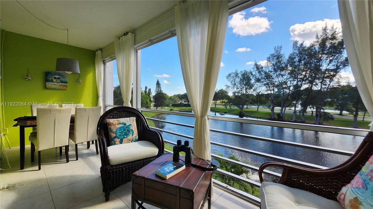 For Sale: $138,500 (1 beds, 1 baths, 700 Square Feet)