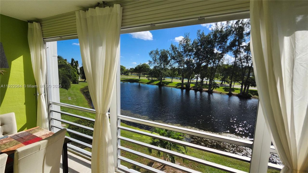 For Sale: $138,500 (1 beds, 1 baths, 700 Square Feet)