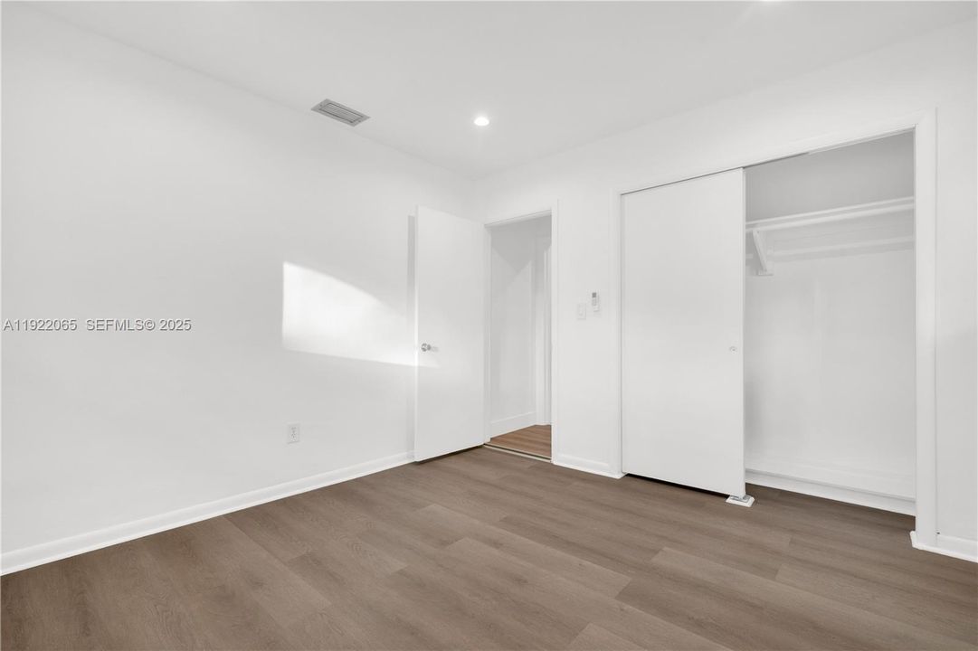 В аренду: $1,700 (1 спален, 1 ванн, 300 Квадратных фут)