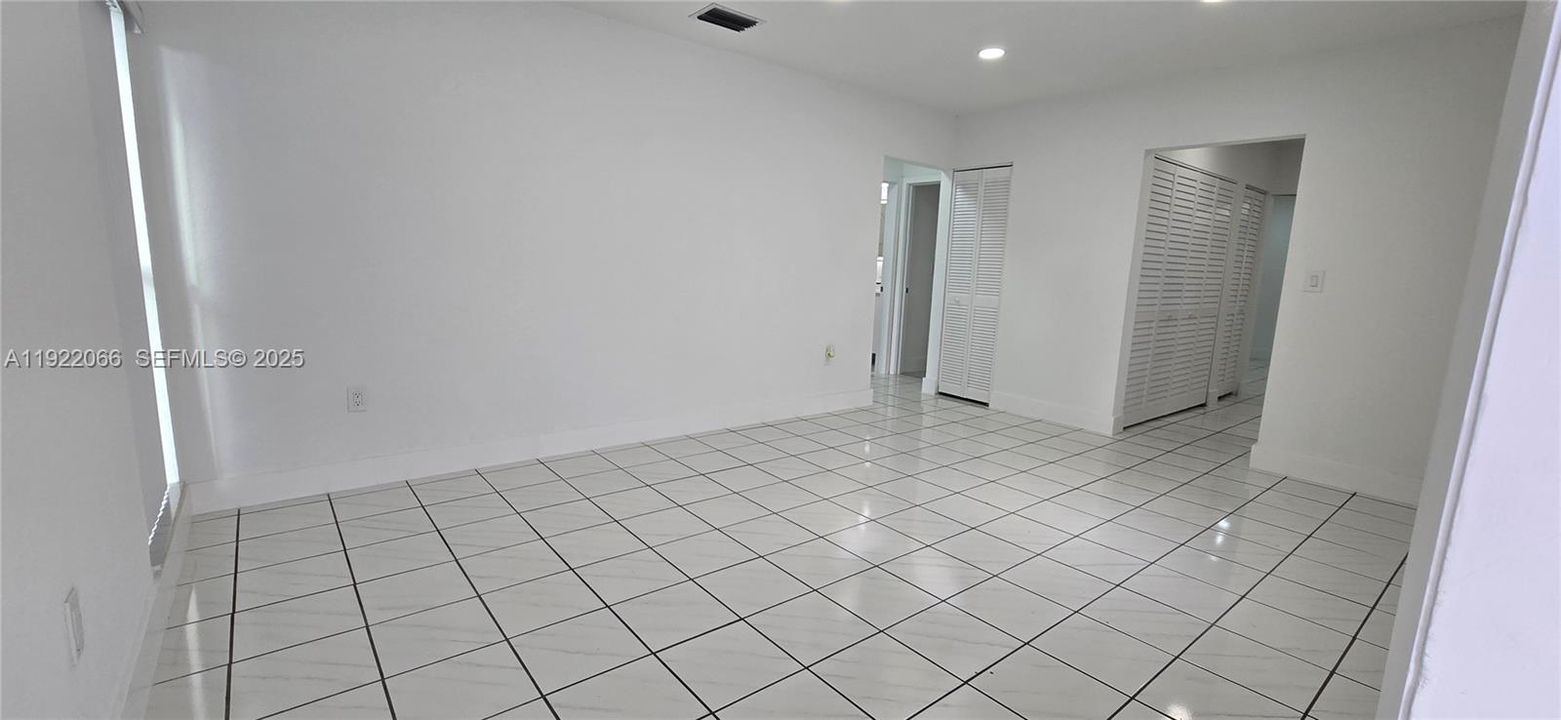 For Sale: $595,000 (3 beds, 2 baths, 1185 Square Feet)