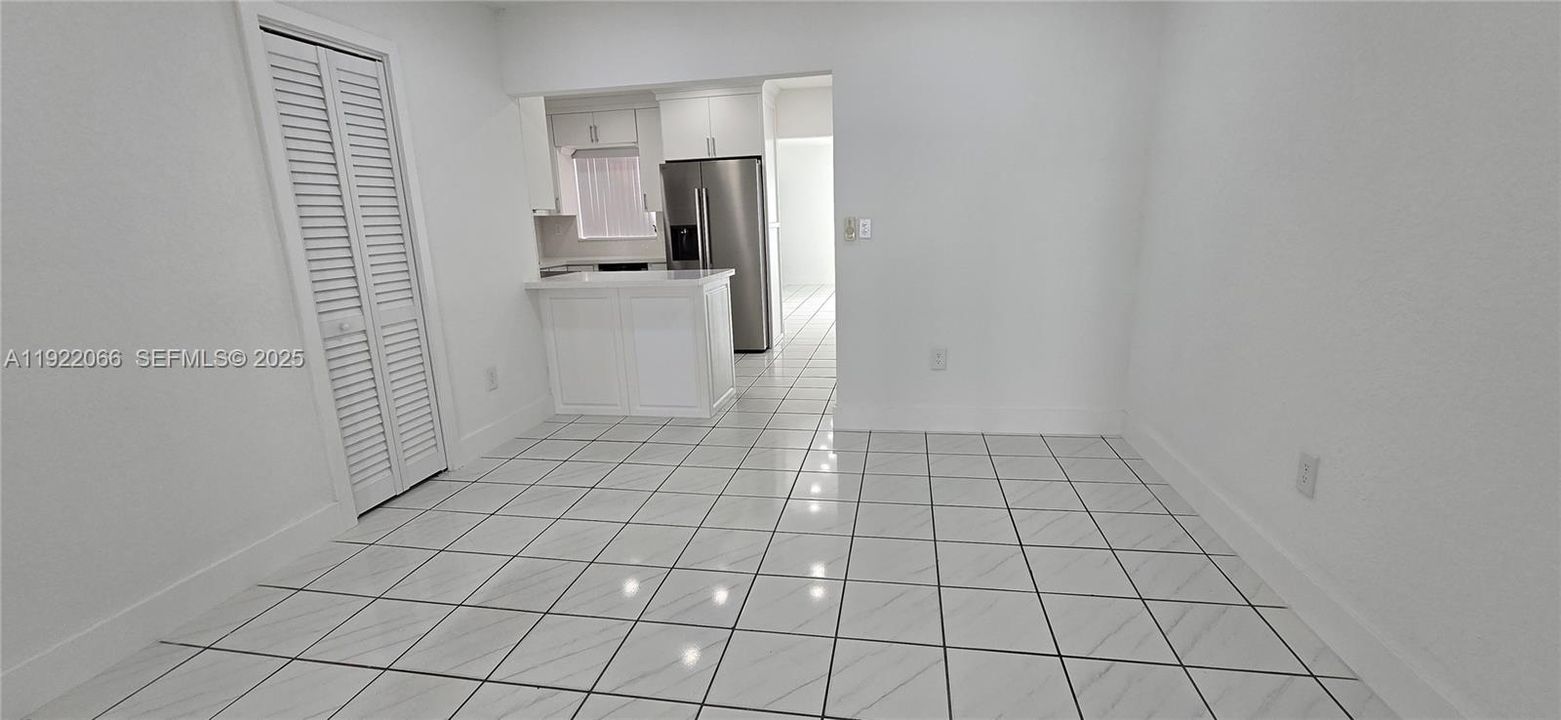 For Sale: $595,000 (3 beds, 2 baths, 1185 Square Feet)