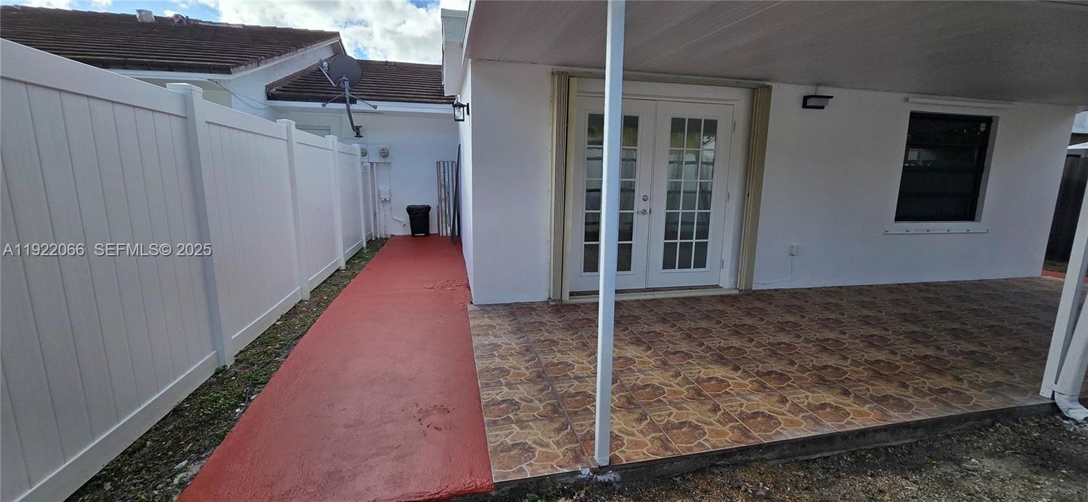 For Sale: $595,000 (3 beds, 2 baths, 1185 Square Feet)