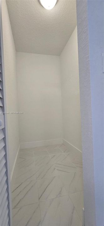 For Sale: $595,000 (3 beds, 2 baths, 1185 Square Feet)