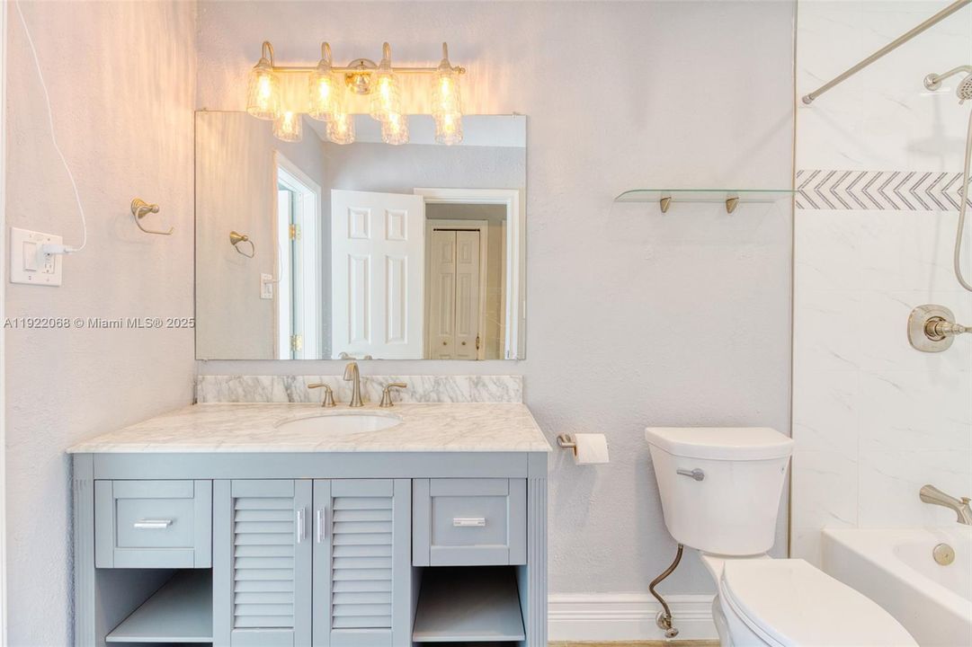 For Rent: $3,500 (3 beds, 2 baths, 1355 Square Feet)