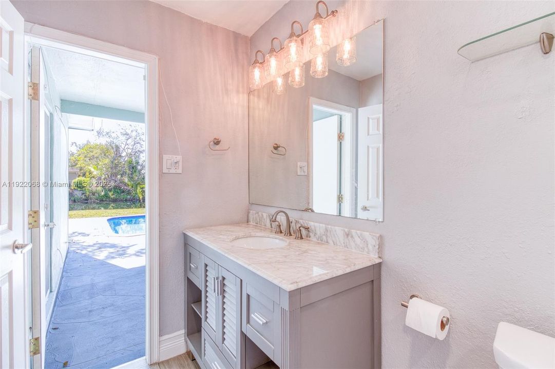 For Rent: $3,500 (3 beds, 2 baths, 1355 Square Feet)