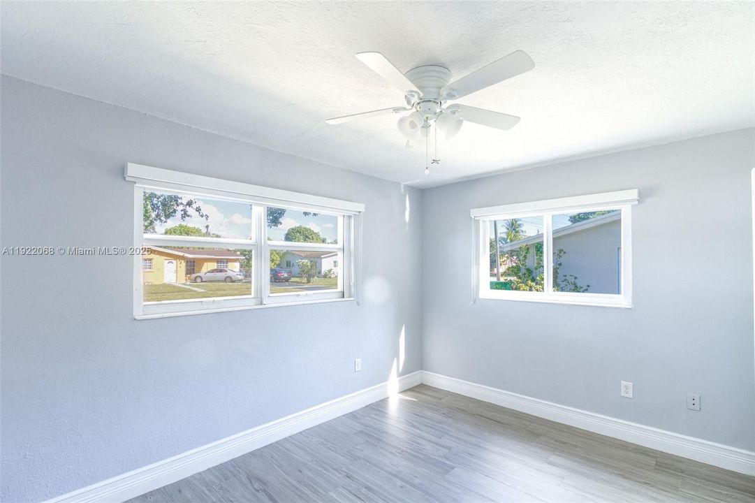 For Rent: $3,500 (3 beds, 2 baths, 1355 Square Feet)