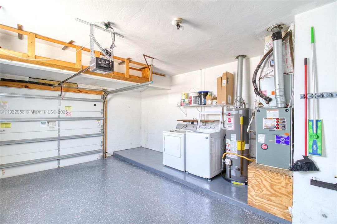 For Rent: $3,500 (3 beds, 2 baths, 1355 Square Feet)