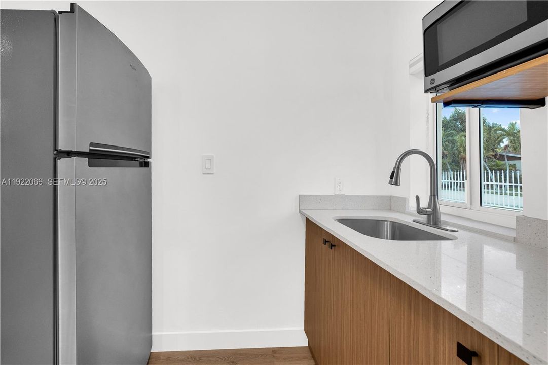 В аренду: $1,600 (0 спален, 1 ванн, 306 Квадратных фут)