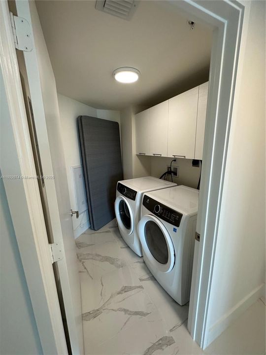 For Rent: $9,500 (3 beds, 3 baths, 1892 Square Feet)