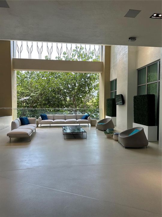 For Rent: $9,500 (3 beds, 3 baths, 1892 Square Feet)