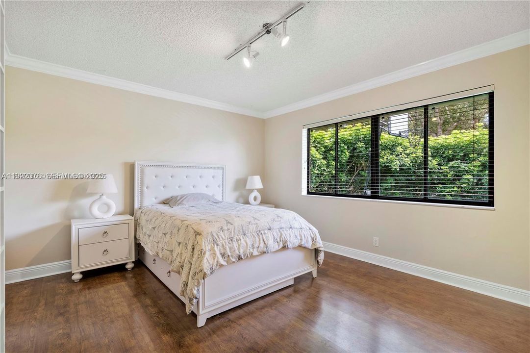 For Sale: $1,695,000 (4 beds, 3 baths, 2940 Square Feet)