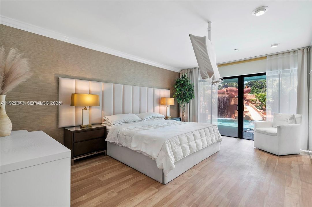 For Sale: $1,695,000 (4 beds, 3 baths, 2940 Square Feet)