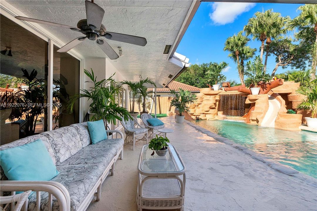 For Sale: $1,695,000 (4 beds, 3 baths, 2940 Square Feet)