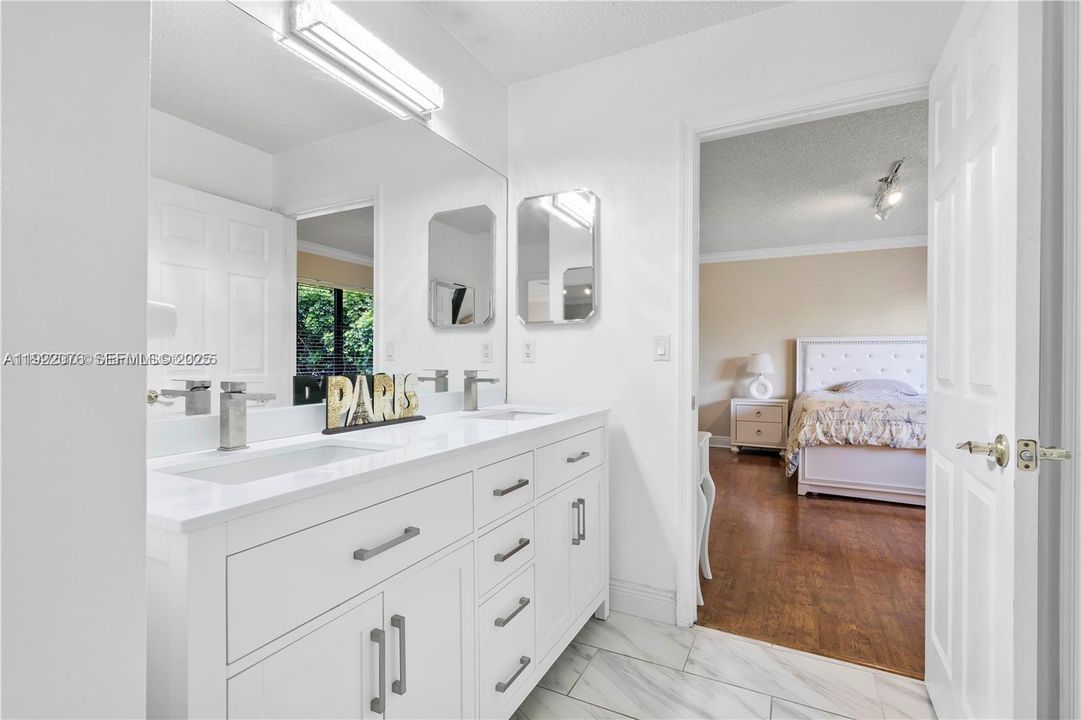 For Sale: $1,695,000 (4 beds, 3 baths, 2940 Square Feet)