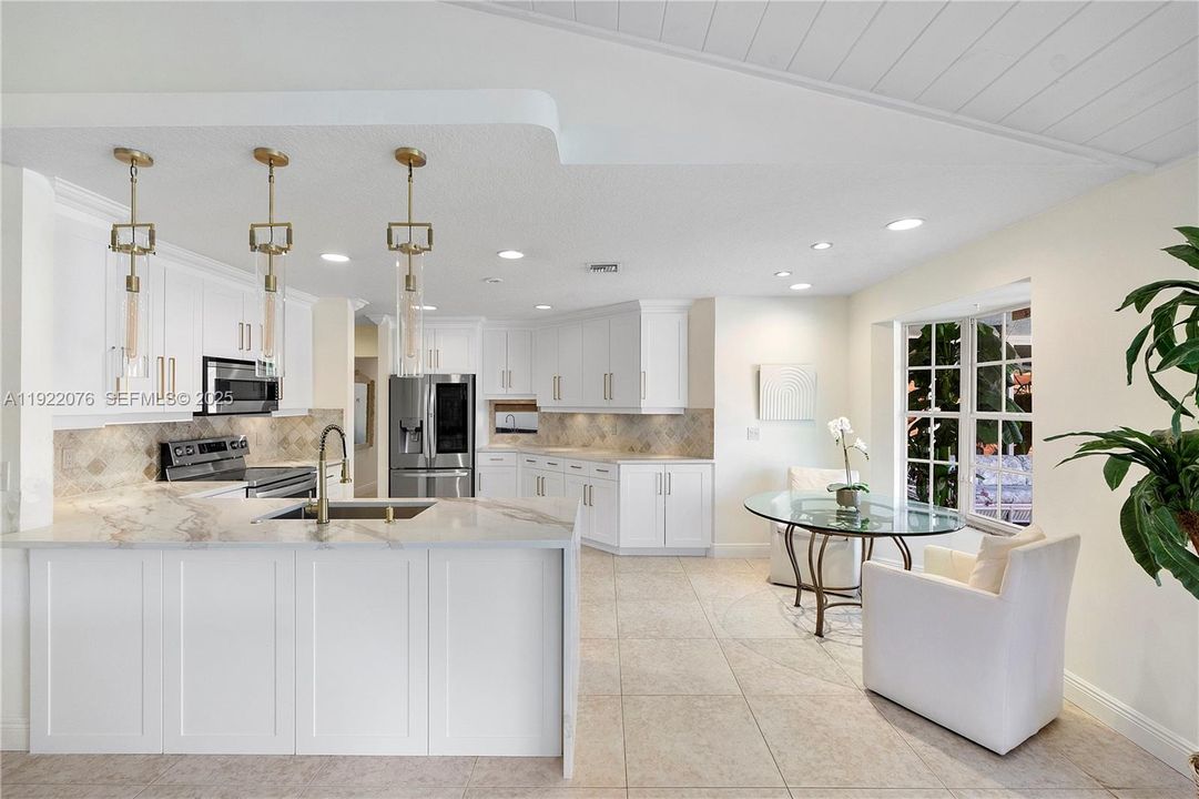 For Sale: $1,695,000 (4 beds, 3 baths, 2940 Square Feet)