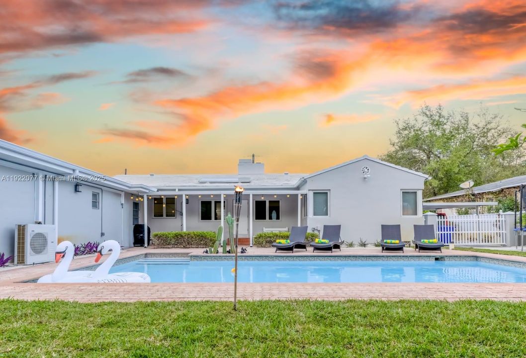 For Rent: $8,750 (4 beds, 2 baths, 3014 Square Feet)