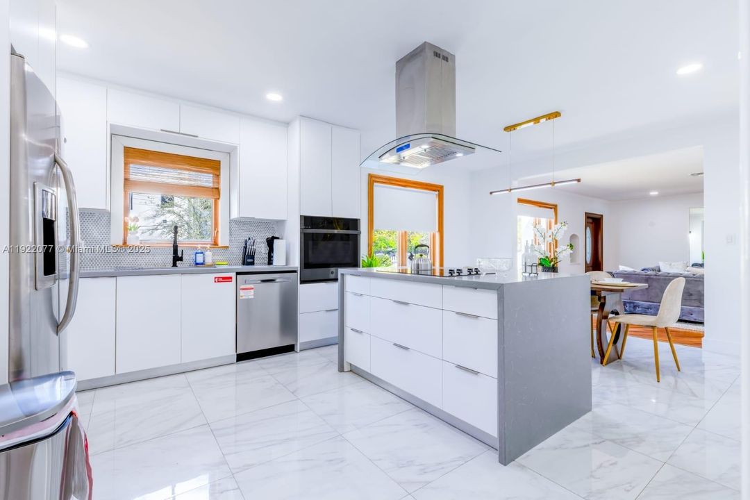 For Rent: $8,750 (4 beds, 2 baths, 3014 Square Feet)