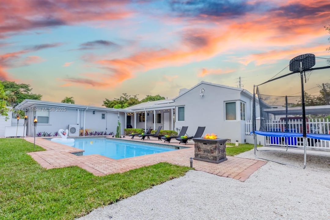 For Rent: $8,750 (4 beds, 2 baths, 3014 Square Feet)