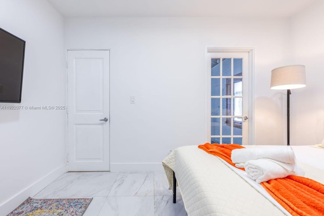 For Rent: $8,750 (4 beds, 2 baths, 3014 Square Feet)