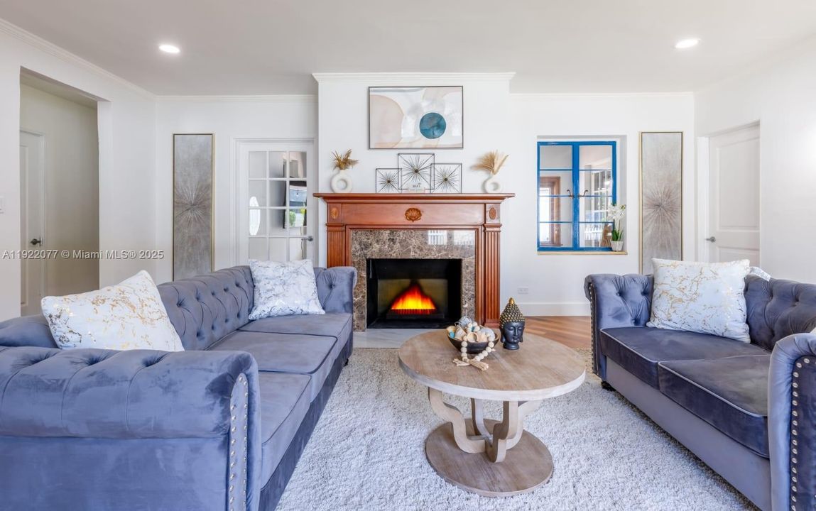 For Rent: $8,750 (4 beds, 2 baths, 3014 Square Feet)