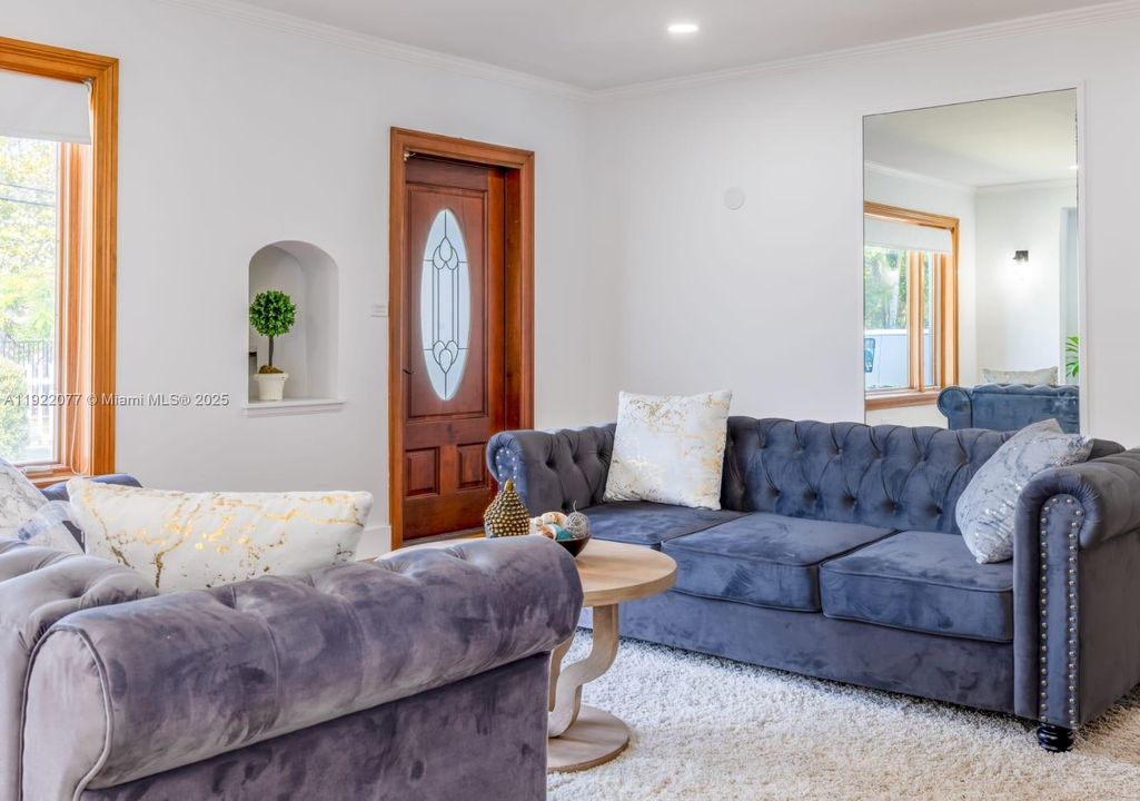 For Rent: $8,750 (4 beds, 2 baths, 3014 Square Feet)