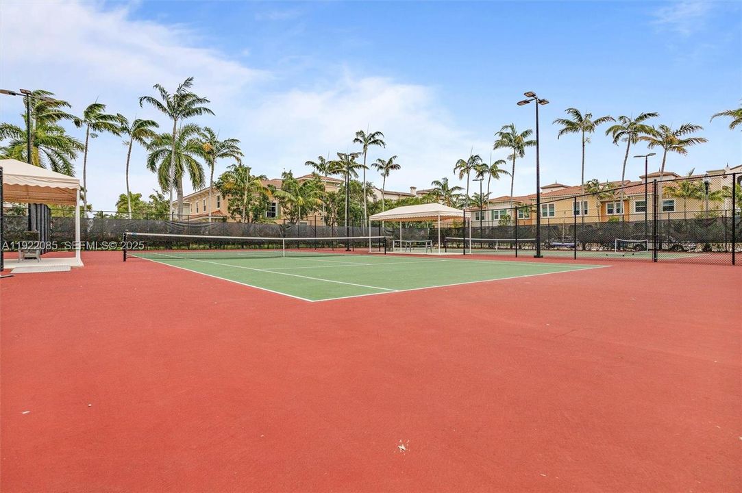 Tennis Courts and Pickle Ball Courts