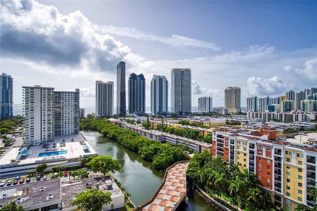 For Sale: $799,000 (3 beds, 3 baths, 1890 Square Feet)