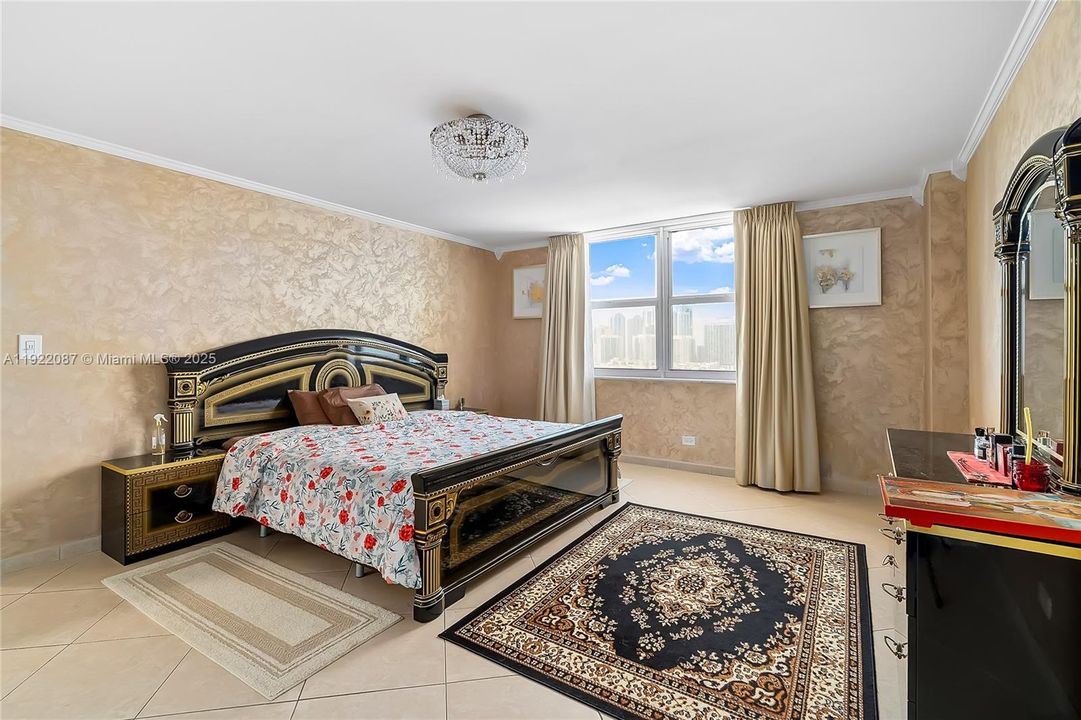 For Sale: $799,000 (3 beds, 3 baths, 1890 Square Feet)