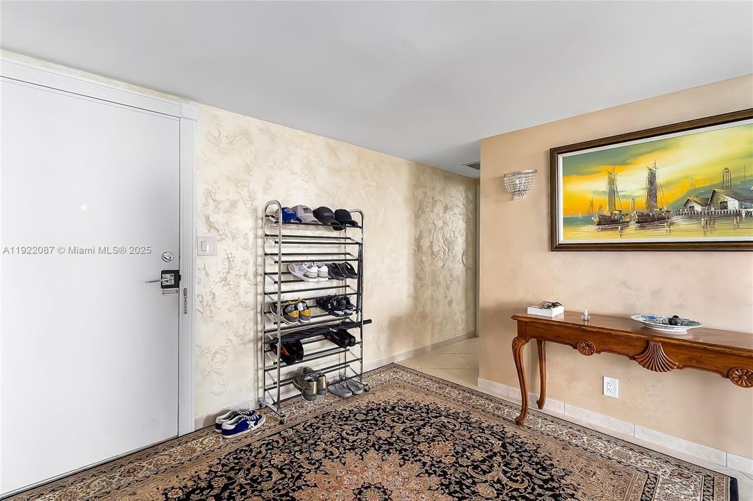 For Sale: $799,000 (3 beds, 3 baths, 1890 Square Feet)