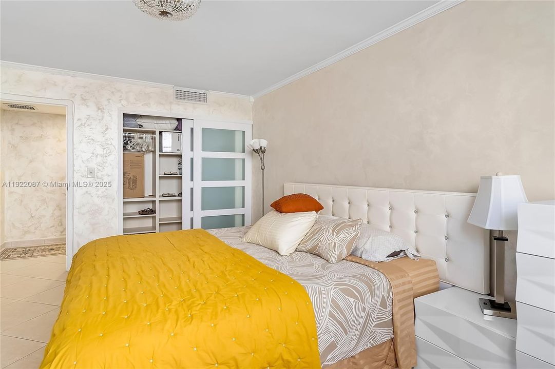 For Sale: $799,000 (3 beds, 3 baths, 1890 Square Feet)