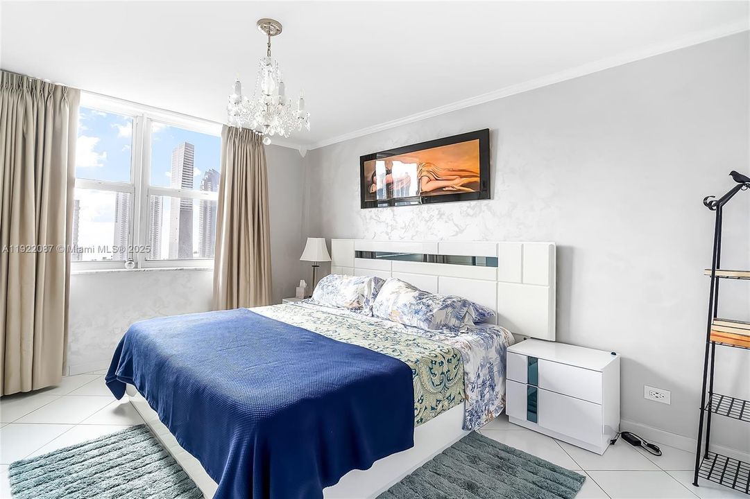 For Sale: $799,000 (3 beds, 3 baths, 1890 Square Feet)