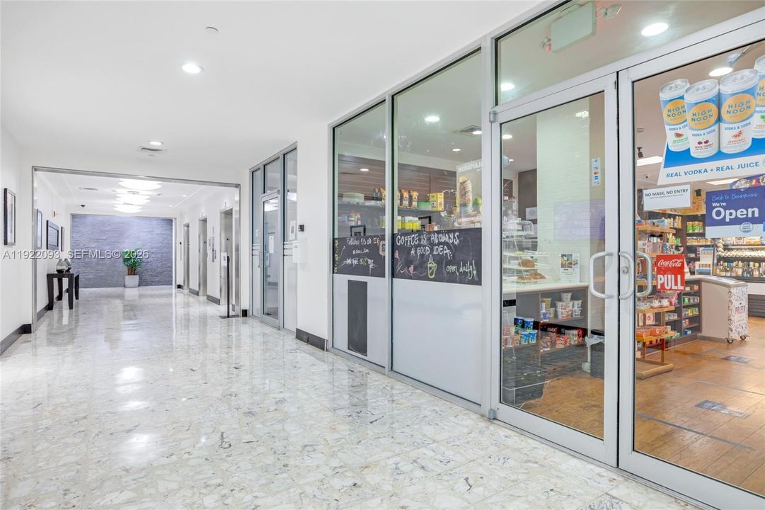For Sale: $532,000 (1 beds, 1 baths, 990 Square Feet)