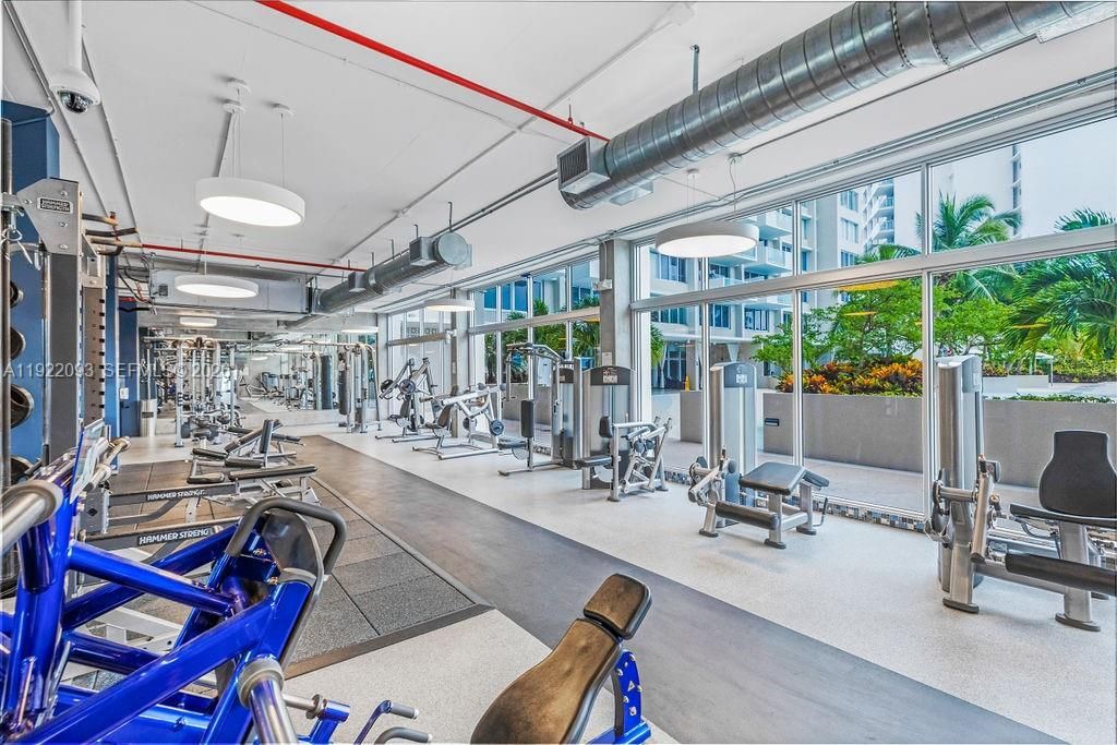 For Sale: $532,000 (1 beds, 1 baths, 990 Square Feet)