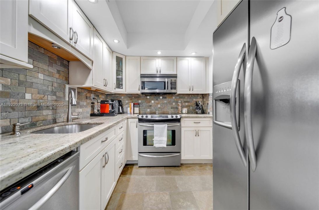 待售: $550,000 (1 贝兹, 1 浴室, 990 平方英尺)