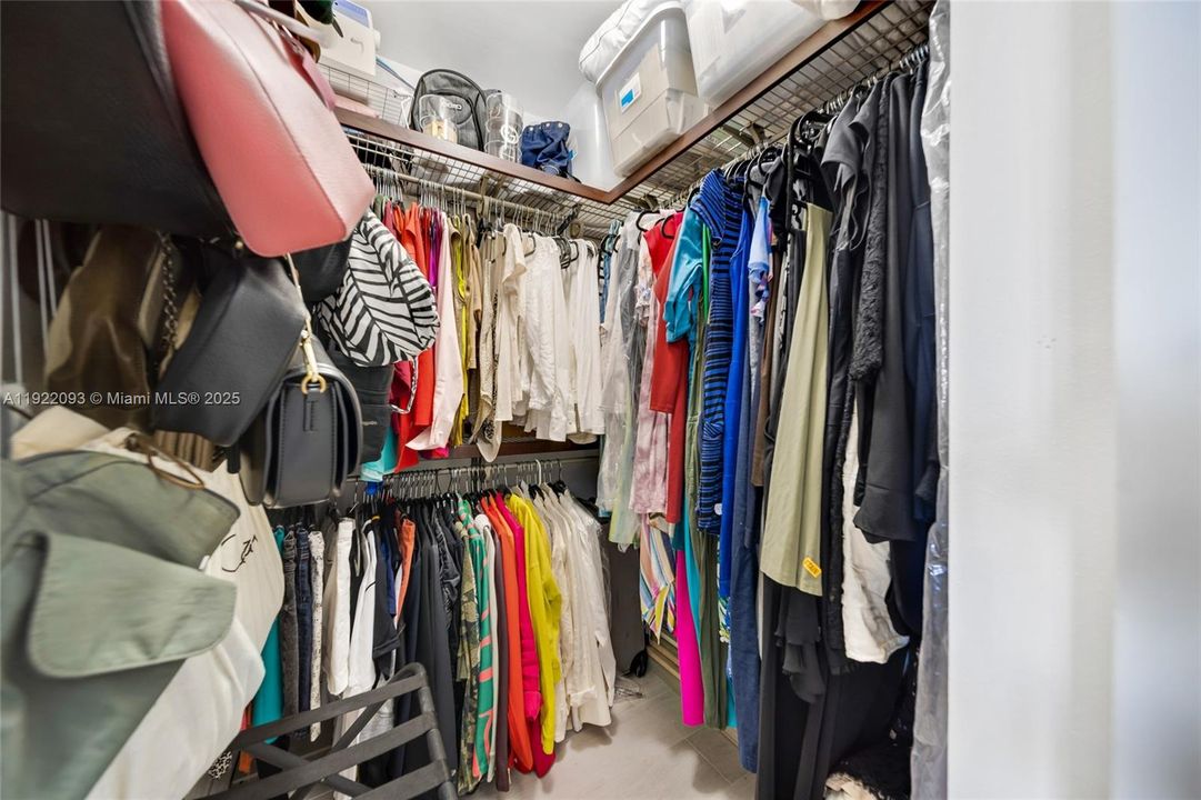 待售: $550,000 (1 贝兹, 1 浴室, 990 平方英尺)