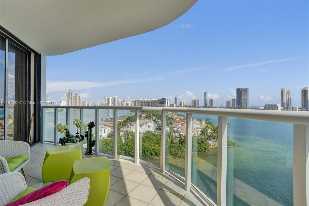 For Sale: $1,000,000 (2 beds, 2 baths, 2120 Square Feet)