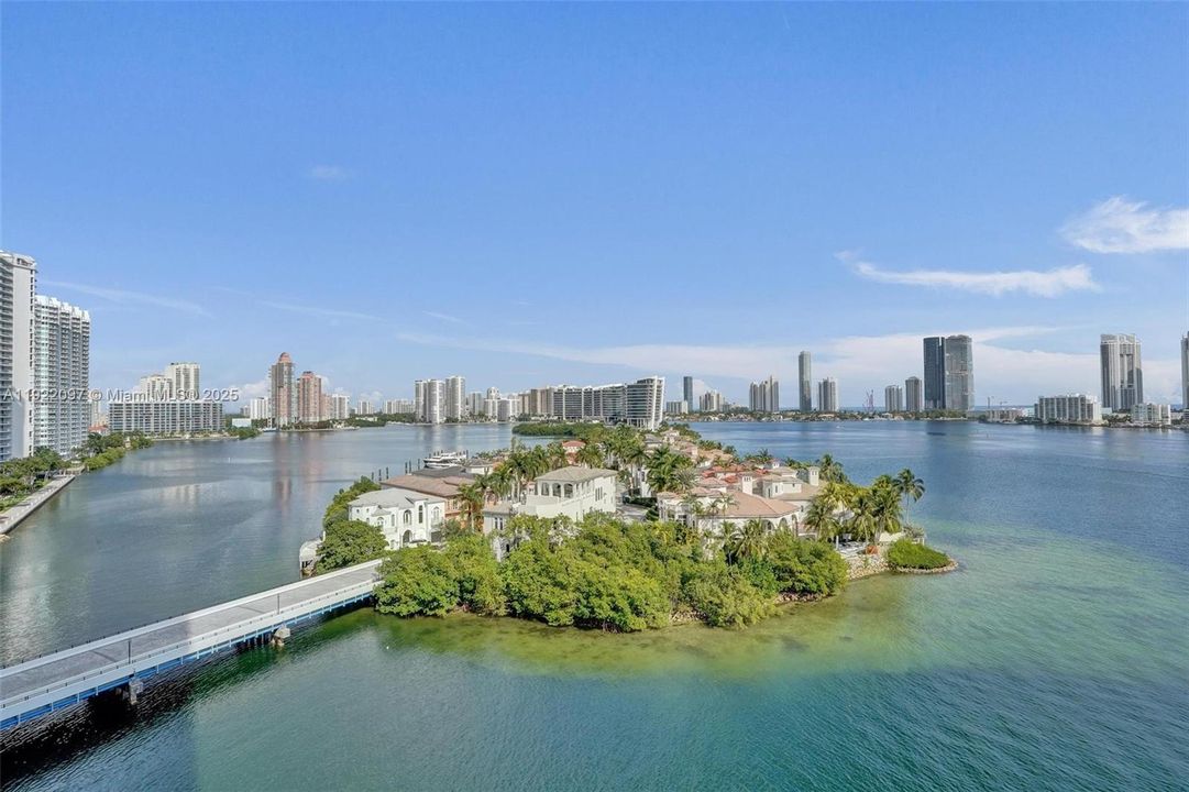 For Sale: $1,000,000 (2 beds, 2 baths, 2120 Square Feet)