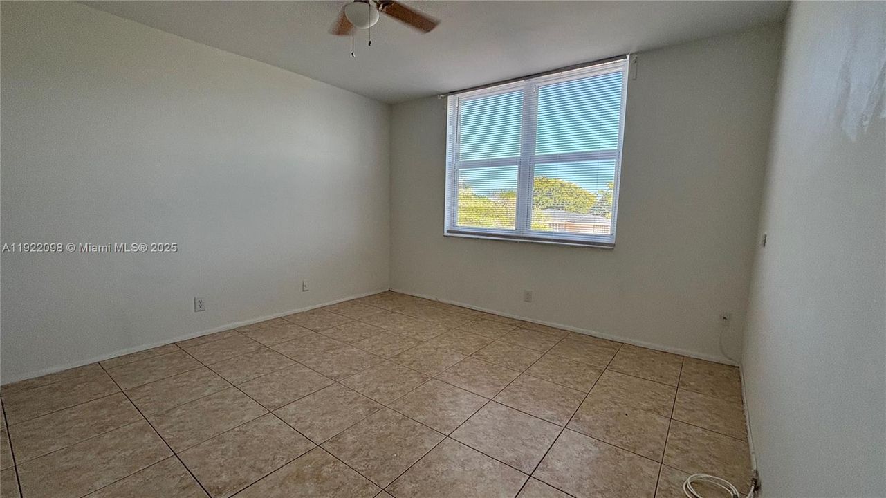 For Rent: $2,150 (2 beds, 2 baths, 970 Square Feet)