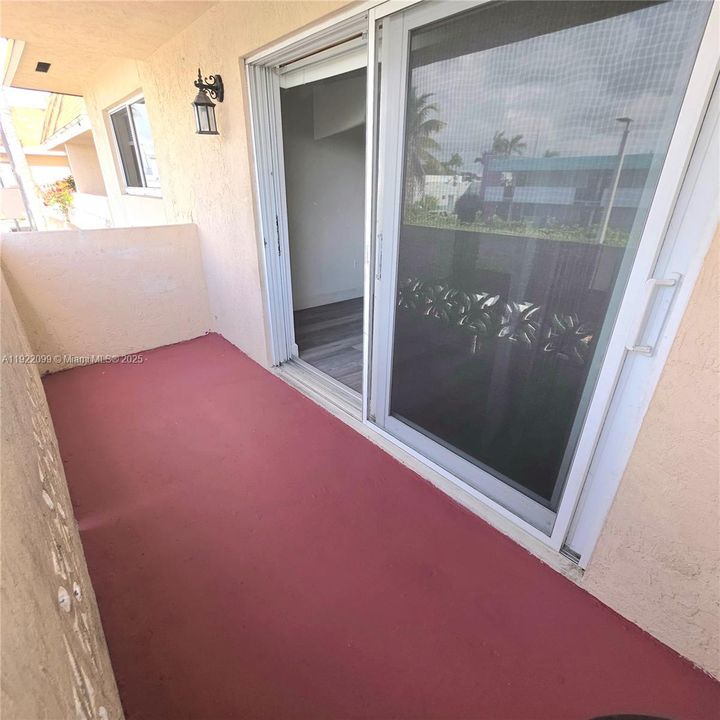 For Rent: $1,690 (1 beds, 1 baths, 575 Square Feet)