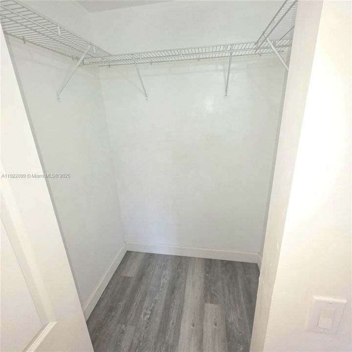 For Rent: $1,690 (1 beds, 1 baths, 575 Square Feet)