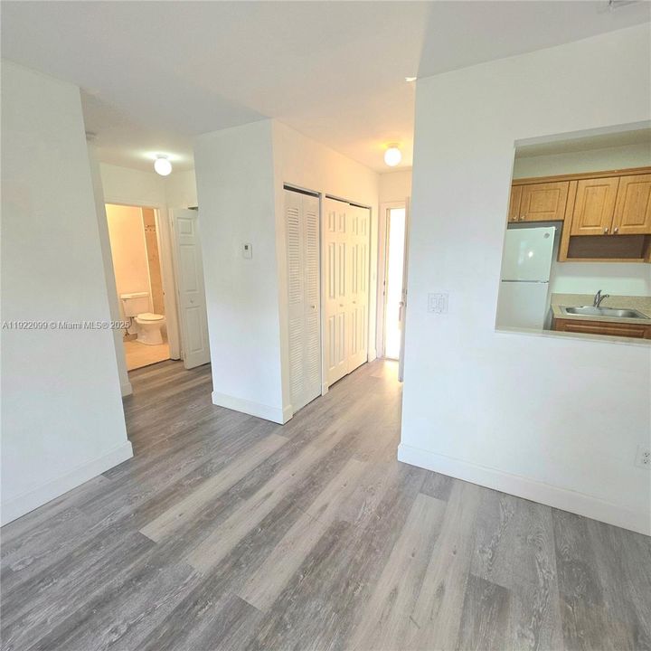 For Rent: $1,690 (1 beds, 1 baths, 575 Square Feet)