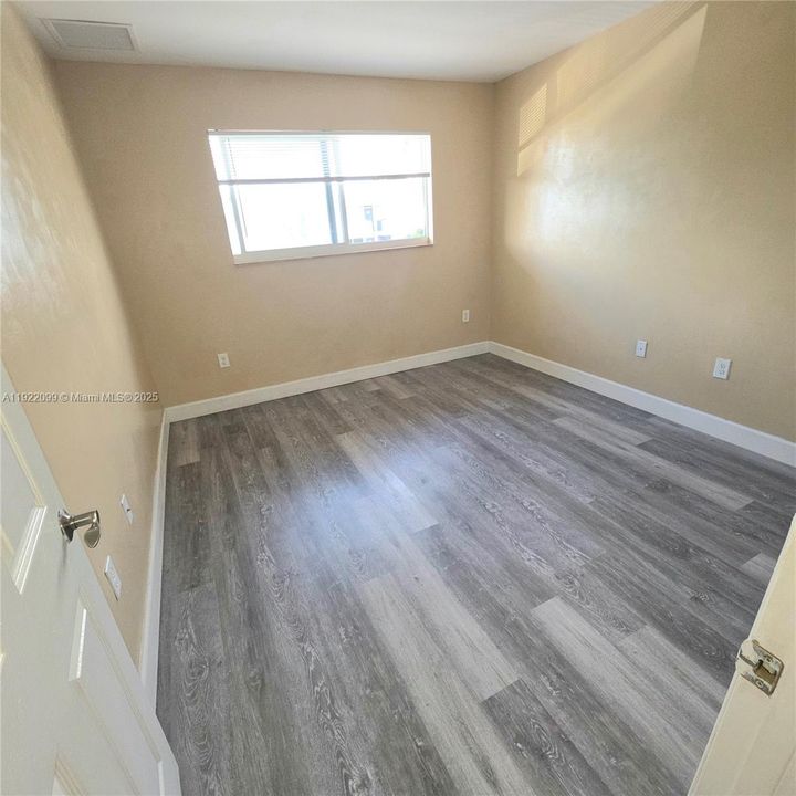 For Rent: $1,690 (1 beds, 1 baths, 575 Square Feet)