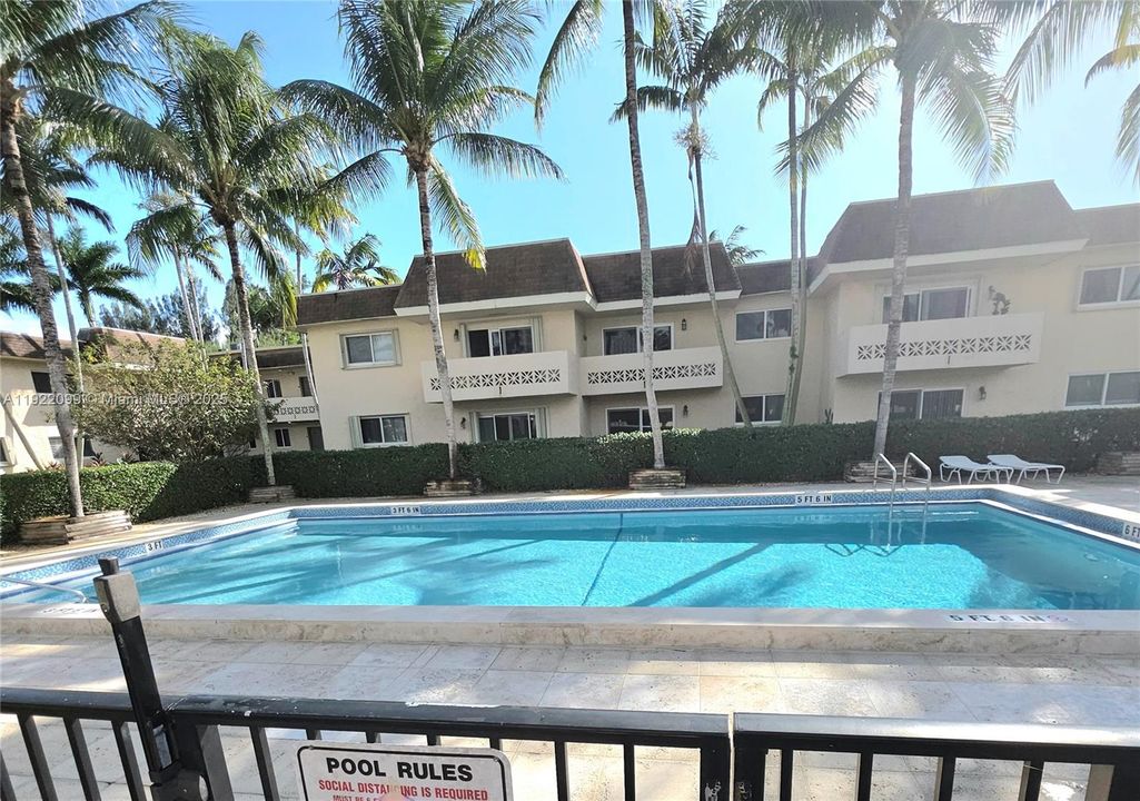 For Rent: $1,690 (1 beds, 1 baths, 575 Square Feet)