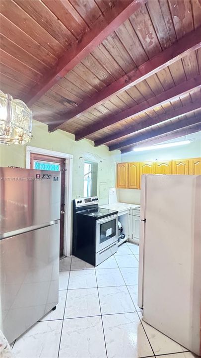 For Sale: $425,000 (3 beds, 1 baths, 1313 Square Feet)